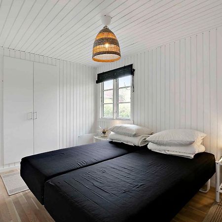 Nyistandsat Sommerhus Med Kaerlighed Og Sjael Kyndelose Εξωτερικό φωτογραφία
